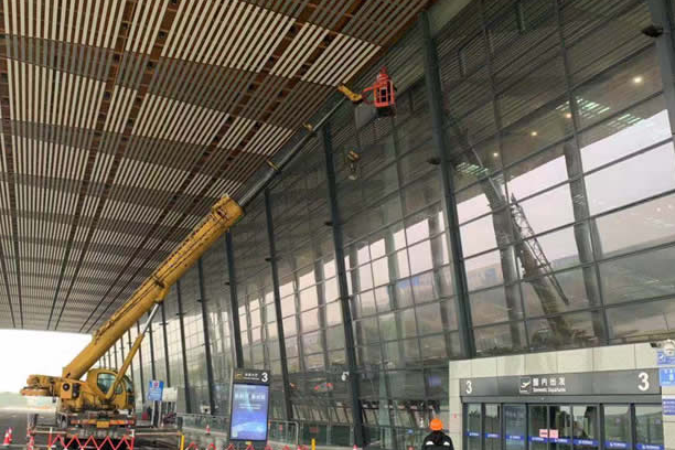 新华镇玻璃幕墙维护和保养